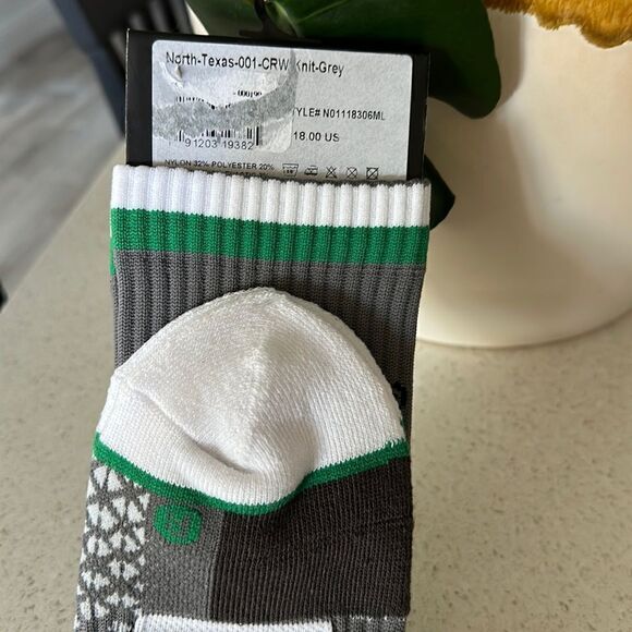 NWT University of North Texas Strideline Gray Socks M/L Knit Striped Crew Sports - Picture 5 of 9